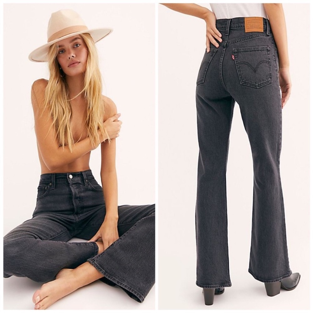 Levi's High-Rise Flare Jeans in Charcoal Black